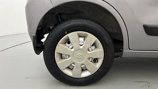 Used 2015 Maruti Suzuki Wagon R 1.0 [2010-2019] LXi Petrol Manual tyres RIGHT REAR TYRE RIM VIEW