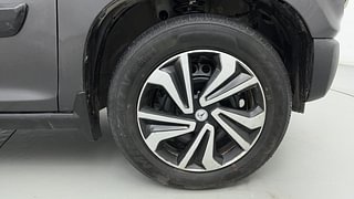 Used 2021 Maruti Suzuki S-Presso VXI Plus AT Petrol Automatic tyres RIGHT FRONT TYRE RIM VIEW