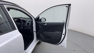 Used 2019 Hyundai Grand i10 [2017-2020] Sportz 1.2 Kappa VTVT Dual Tone Petrol Manual interior RIGHT FRONT DOOR OPEN VIEW
