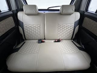 Used 2017 Maruti Suzuki Wagon R 1.0 [2010-2019] VXi Petrol Manual interior REAR SEAT CONDITION VIEW