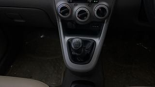 Used 2013 Hyundai i10 [2010-2016] Sportz 1.2 Petrol Petrol Manual interior GEAR  KNOB VIEW