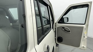 Used 2019 Mahindra Scorpio [2017-2020] S3 Diesel Manual interior RIGHT FRONT DOOR OPEN VIEW