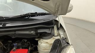 Used 2015 Maruti Suzuki Swift [2011-2017] VXi Petrol Manual engine ENGINE LEFT SIDE HINGE & APRON VIEW
