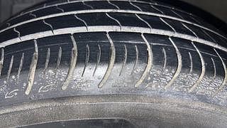 Used 2015 Maruti Suzuki Ciaz [2014-2017] ZXi Petrol Manual tyres LEFT FRONT TYRE TREAD VIEW