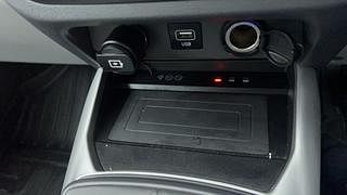 Used 2022 Hyundai Grand i10 Nios Asta AMT 1.2 Kappa VTVT Petrol Automatic top_features Wireless phone charging