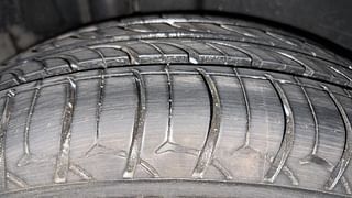Used 2017 Maruti Suzuki Ertiga [2015-2018] VXI AT Petrol Automatic tyres RIGHT REAR TYRE TREAD VIEW