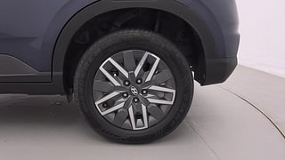 Used 2022 Hyundai Venue [2019-2022] SX 1.5 CRDI Diesel Manual tyres LEFT REAR TYRE RIM VIEW