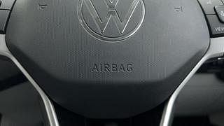Used 2022 Volkswagen Taigun Topline 1.0 TSI MT Petrol Manual top_features Airbags