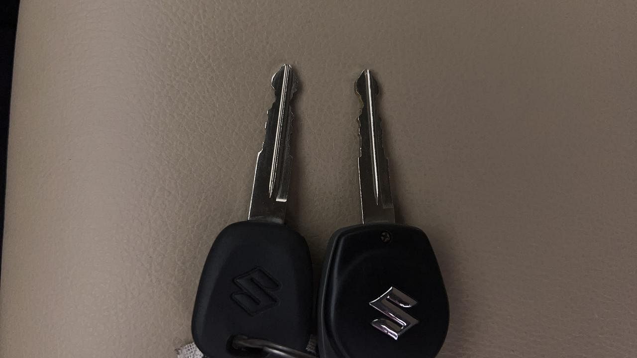 Used 2011 Maruti Suzuki Swift [2011-2017] VXi Petrol Manual extra CAR KEY VIEW