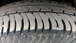 Used 2014 Maruti Suzuki Swift [2011-2017] VDi Diesel Manual tyres RIGHT FRONT TYRE TREAD VIEW