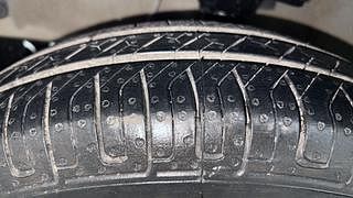 Used 2015 Hyundai i10 [2010-2016] Magna Petrol Petrol Manual tyres LEFT FRONT TYRE TREAD VIEW