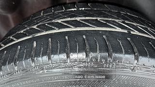 Used 2015 Volkswagen Polo [2015-2019] Comfortline 1.2L (P) Petrol Manual tyres RIGHT REAR TYRE TREAD VIEW