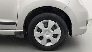 Used 2013 maruti-suzuki A-Star VXI AT Petrol Automatic tyres RIGHT FRONT TYRE RIM VIEW