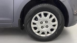 Used 2011 Hyundai i20 [2008-2012] Magna 1.2 Petrol Manual tyres RIGHT FRONT TYRE RIM VIEW