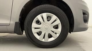 Used 2014 Maruti Suzuki Swift Dzire VXI Petrol Manual tyres RIGHT FRONT TYRE RIM VIEW