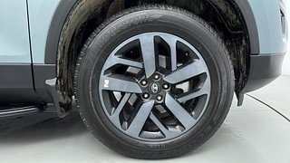 Used 2022 Tata Safari XZ Plus Adventure Diesel Manual tyres RIGHT FRONT TYRE RIM VIEW