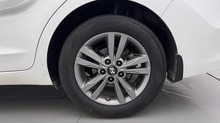 Used 2016 Hyundai Elantra [2016-2022] 2.0 SX(O) AT Petrol Automatic tyres LEFT REAR TYRE RIM VIEW