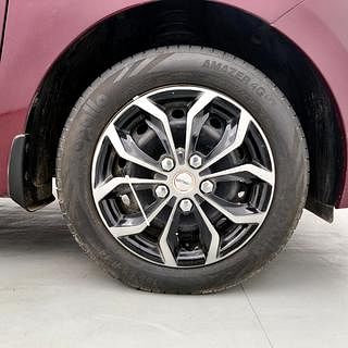 Used 2015 Hyundai Grand i10 [2013-2017] Magna 1.2 Kappa VTVT Petrol Manual tyres RIGHT FRONT TYRE RIM VIEW