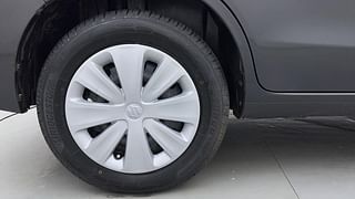 Used 2017 Maruti Suzuki Ertiga [2015-2018] VXI AT Petrol Automatic tyres RIGHT REAR TYRE RIM VIEW