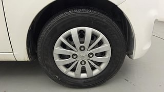 Used 2014 hyundai i10 Sportz 1.1 Petrol Petrol Manual tyres RIGHT FRONT TYRE RIM VIEW