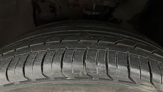 Used 2015 Hyundai Elite i20 [2014-2018] Asta 1.2 Petrol Manual tyres LEFT FRONT TYRE TREAD VIEW