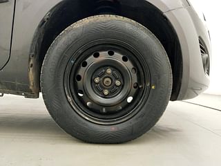 Used 2014 Maruti Suzuki Ritz [2012-2017] Vxi Petrol Manual tyres RIGHT FRONT TYRE RIM VIEW