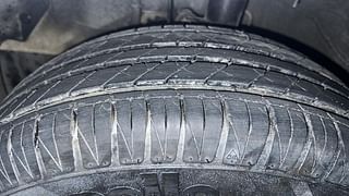 Used 2010 Hyundai i20 [2008-2012] Asta 1.2 ABS Petrol Manual tyres LEFT FRONT TYRE TREAD VIEW