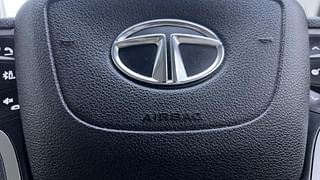 Used 2021 Tata Safari XZA Plus Diesel Automatic top_features Airbags