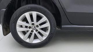 Used 2014 Volkswagen Polo [2010-2014] Highline1.2L (P) Petrol Manual tyres RIGHT REAR TYRE RIM VIEW