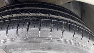 Used 2018 Maruti Suzuki Swift [2017-2021] ZXi AMT Petrol Automatic tyres RIGHT FRONT TYRE TREAD VIEW