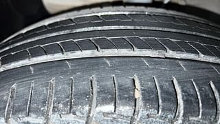 Used 2018 Hyundai Elite i20 [2018-2020] Asta 1.2 Petrol Manual tyres LEFT FRONT TYRE TREAD VIEW