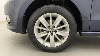 Used 2015 Volkswagen Polo [2015-2019] Highline1.2L (P) Petrol Manual tyres LEFT FRONT TYRE RIM VIEW