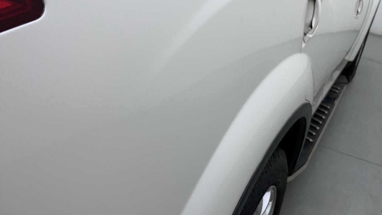 Used 2016 Mahindra XUV500 [2015-2018] W10 FWD AT 1.99 Diesel Automatic dents MINOR SCRATCH