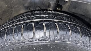 Used 2015 Honda Amaze [2013-2016] 1.2 VX i-VTEC Petrol Manual tyres RIGHT FRONT TYRE TREAD VIEW