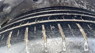 Used 2013 Hyundai Verna [2011-2015] Fluidic 1.6 CRDi SX Diesel Manual tyres RIGHT REAR TYRE TREAD VIEW