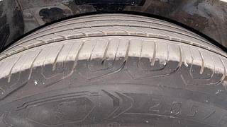 Used 2016 Hyundai Elantra [2016-2022] 2.0 SX MT Petrol Manual tyres LEFT FRONT TYRE TREAD VIEW