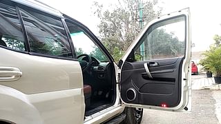 Used 2017 Tata Safari Storme [2015-2019] 2.2 VX 4x2 Varicor400 Diesel Manual interior RIGHT FRONT DOOR OPEN VIEW