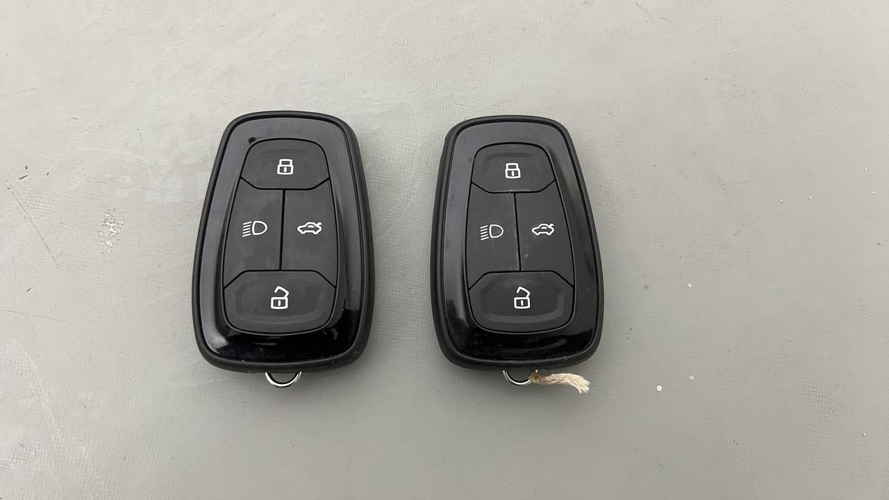 Used 2022 Tata Punch Accomplished Dazzle Pack AMT Petrol Automatic extra CAR KEY VIEW