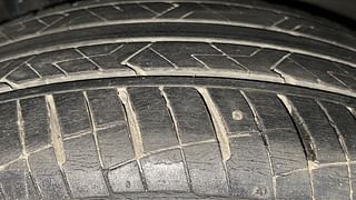 Used 2019 Hyundai Verna [2017-2020] 1.6 VTVT SX (O) Petrol Manual tyres RIGHT REAR TYRE TREAD VIEW