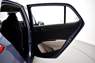 Used 2016 Hyundai Grand i10 [2013-2017] Magna AT 1.2 Kappa VTVT Petrol Automatic interior RIGHT REAR DOOR OPEN VIEW