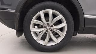 Used 2018 Volkswagen Tiguan [2017-2020] Highline TDI Diesel Automatic tyres RIGHT REAR TYRE RIM VIEW