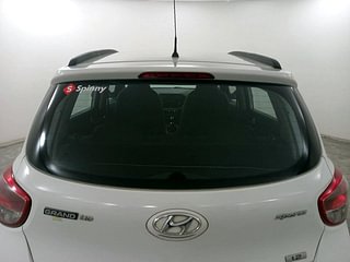 Used 2015 Hyundai Grand i10 [2013-2017] Sportz 1.2 Kappa VTVT Petrol Manual exterior BACK WINDSHIELD VIEW