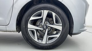 Used 2020 Hyundai Aura [2020-2022] SX Plus 1.2 AMT CRDI Diesel Automatic tyres RIGHT FRONT TYRE RIM VIEW