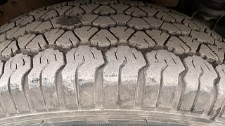 Used 2017 Mahindra TUV300 [2015-2020] T8 Diesel Manual tyres RIGHT FRONT TYRE TREAD VIEW
