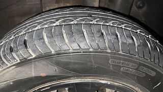 Used 2015 Hyundai Elite i20 [2014-2018] Sportz 1.2 Petrol Manual tyres LEFT REAR TYRE TREAD VIEW