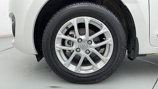 Used 2023 Maruti Suzuki Swift ZXI AMT Petrol Automatic tyres LEFT FRONT TYRE RIM VIEW