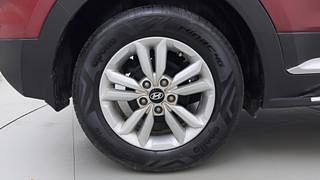 Used 2015 Hyundai Creta [2015-2018] 1.6 SX Plus Dual Tone Petrol Petrol Manual tyres RIGHT REAR TYRE RIM VIEW