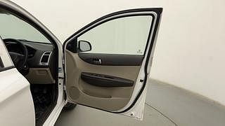 Used 2011 Hyundai i20 [2008-2012] Magna 1.2 Petrol Manual interior RIGHT FRONT DOOR OPEN VIEW