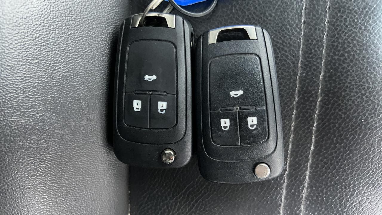 Used 2011 Chevrolet Cruze [2009-2017] LTZ Diesel Manual extra CAR KEY VIEW