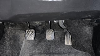 Used 2015 Maruti Suzuki Swift [2011-2017] VDi Diesel Manual interior PEDALS VIEW